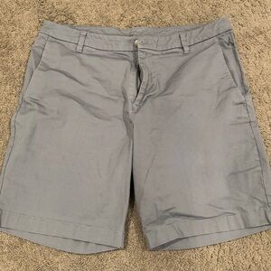 lululemon athletica Men's Light Gray Flat Front Shorts